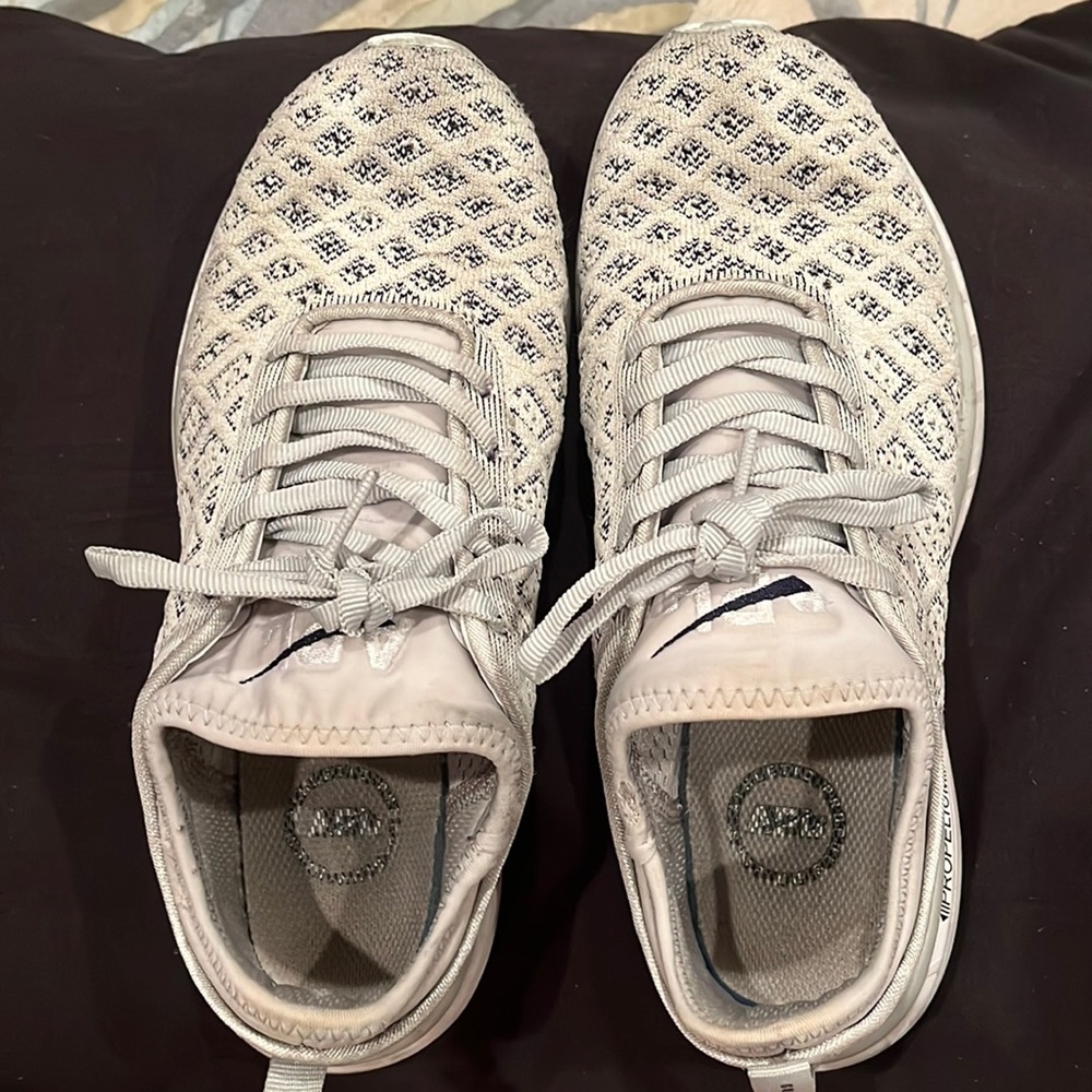 APL shoes